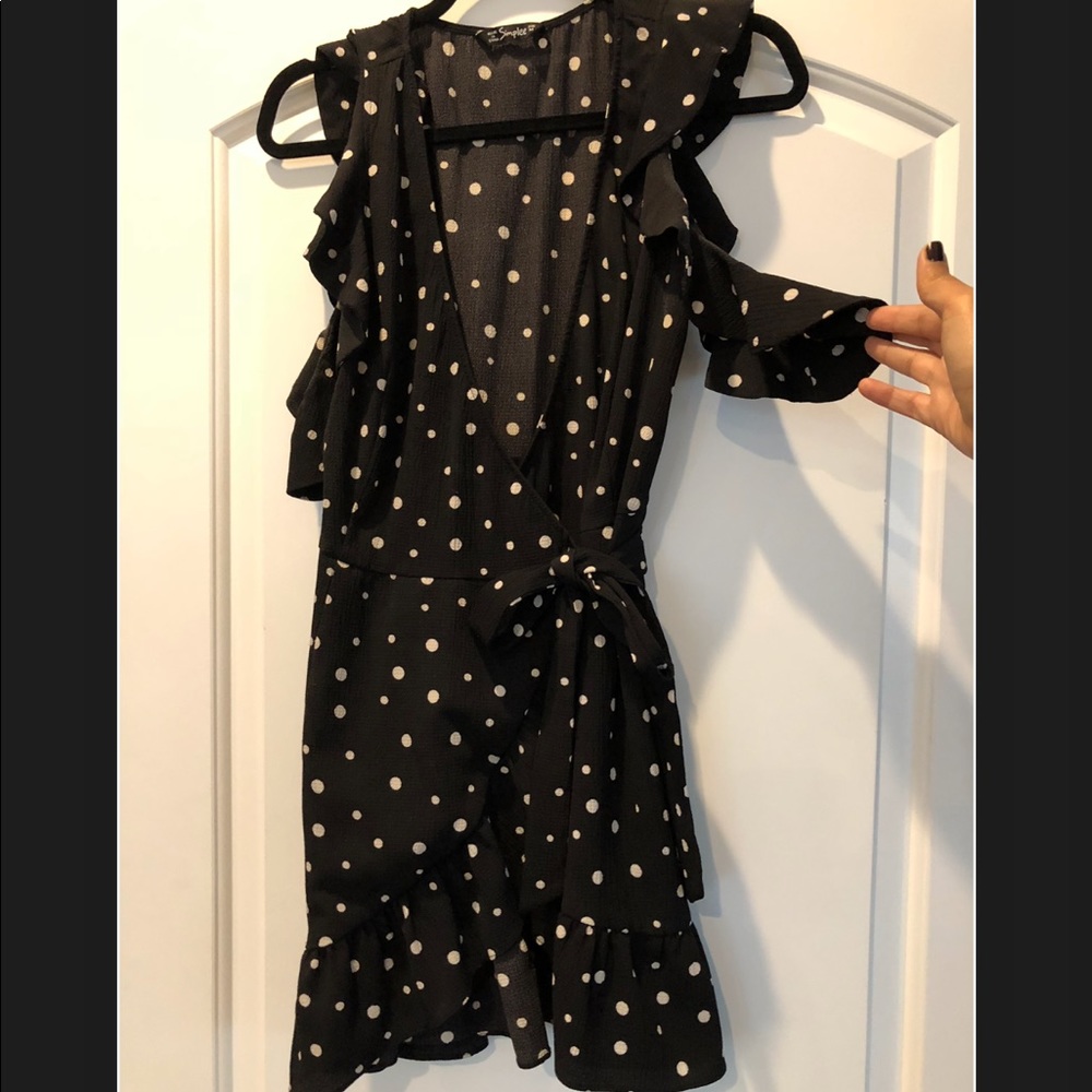 Flirty Polka Dot wrap dress 💕
